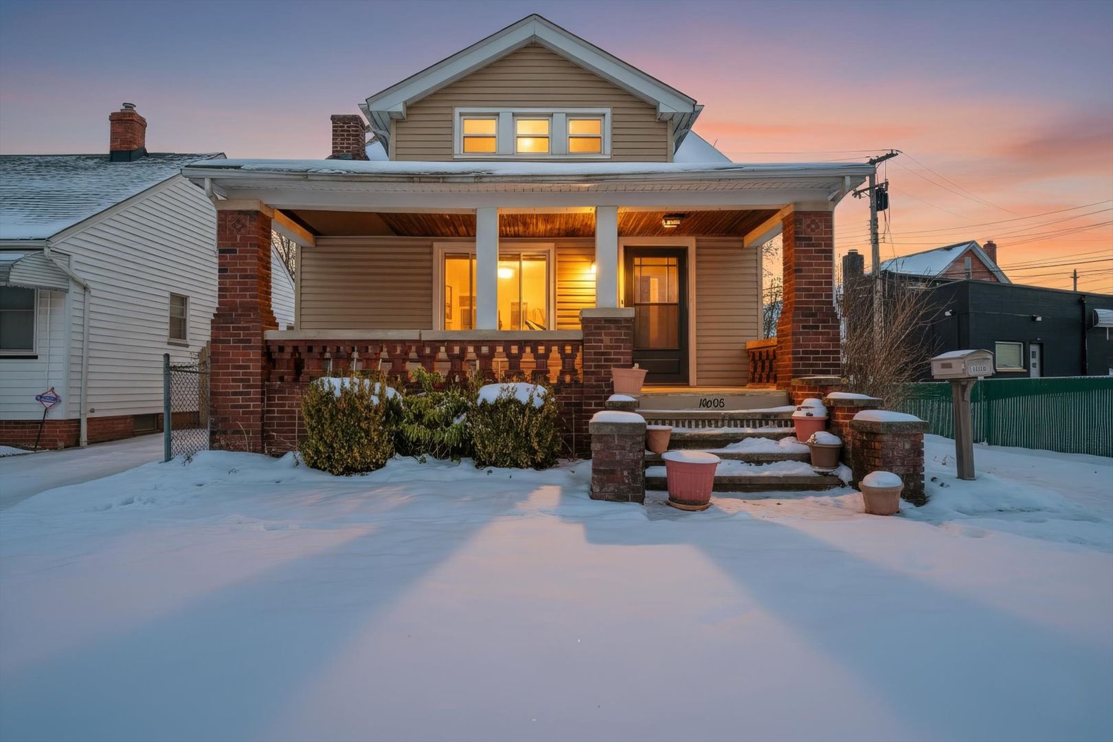 GARFIELD HEIGHTS House: 10608 WADSWORTH AVE