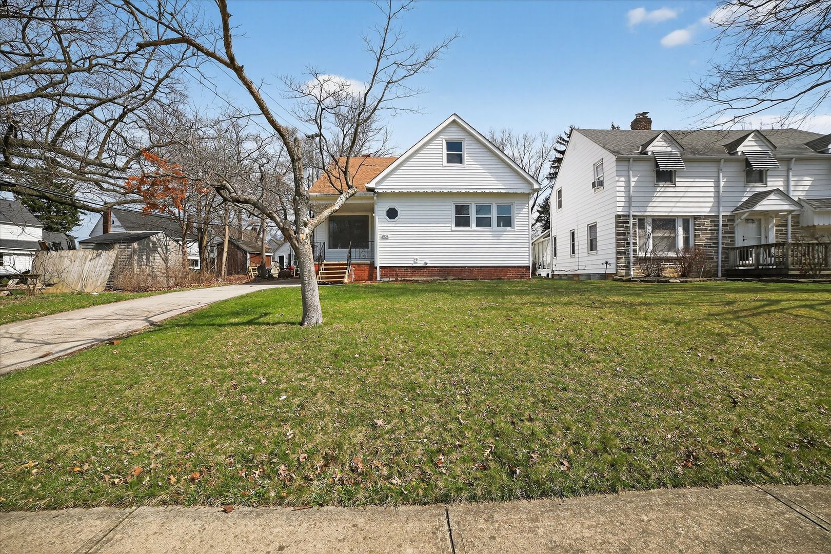 EUCLID House: 1851 BEVERLY HILLS DR