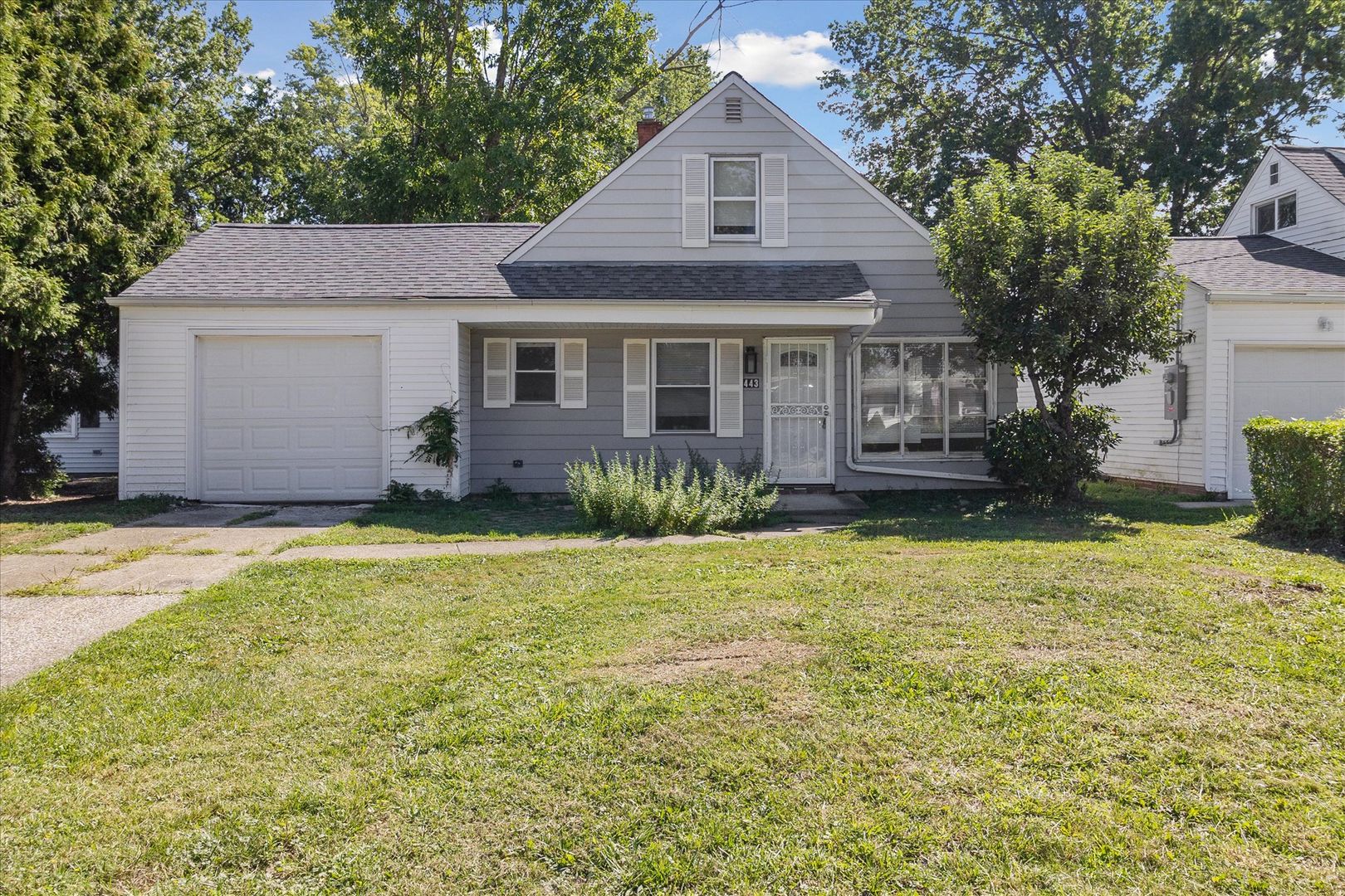 Willowick House: 443 Fairway Blvd