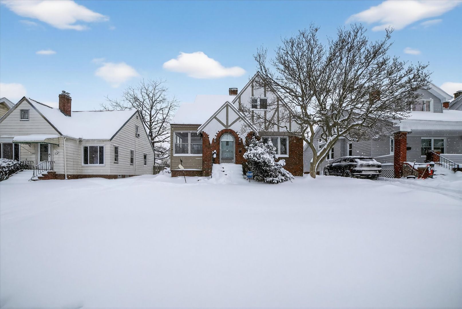 Garfield Heights House: 4977 E 90th St