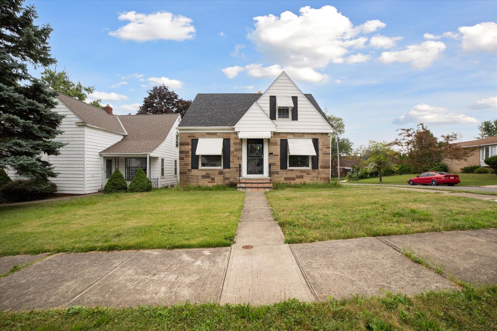 GARFIELD HEIGHTS House: 5145 E 114 ST