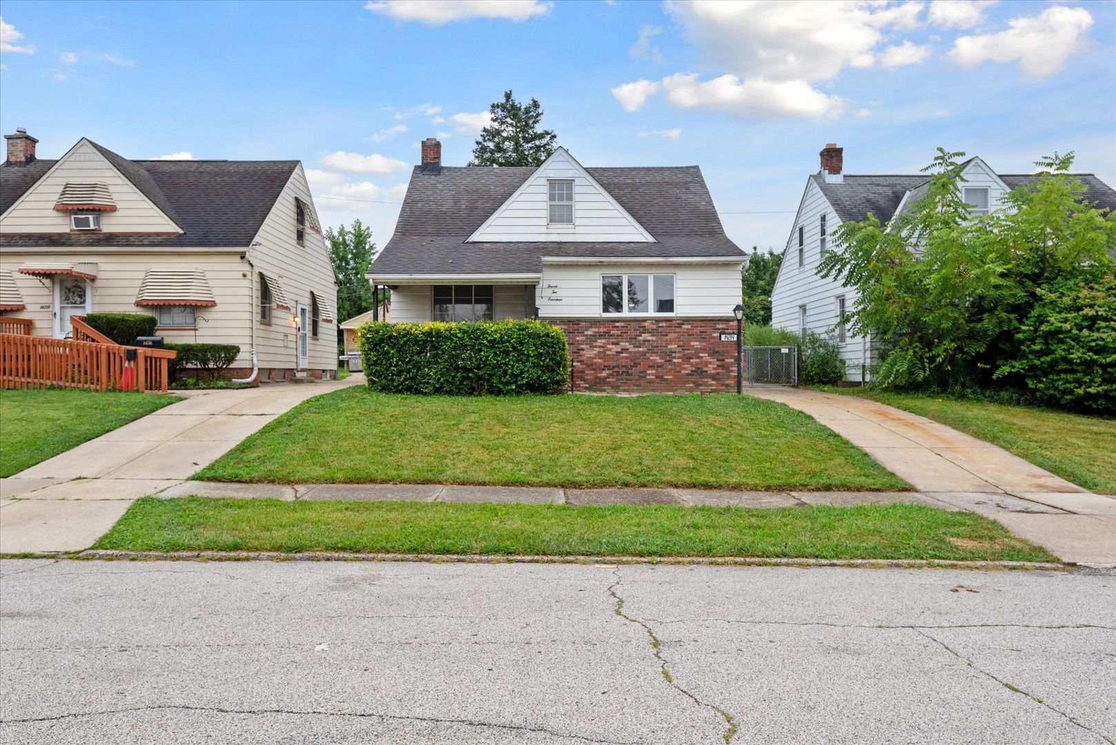 MAPLE HEIGHTS House: 14214 REDDINGTON AVE