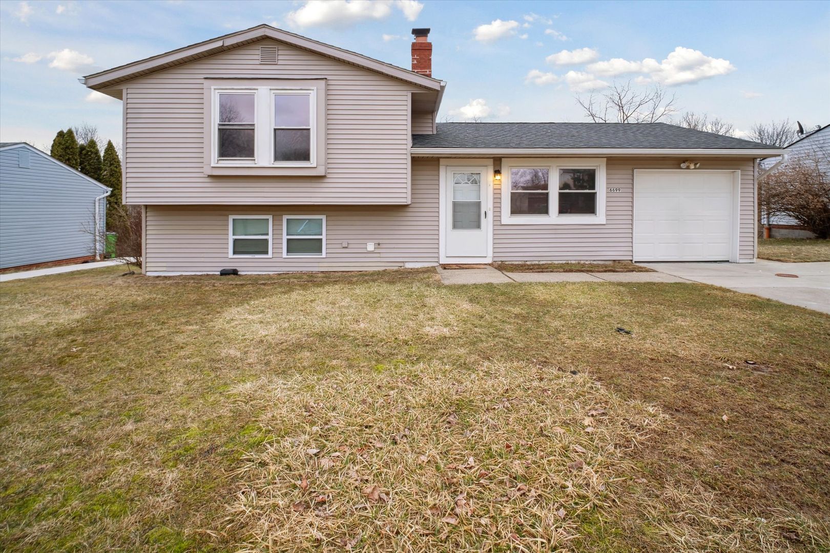 BEDFORD HEIGHTS House: 6699 DEER CT