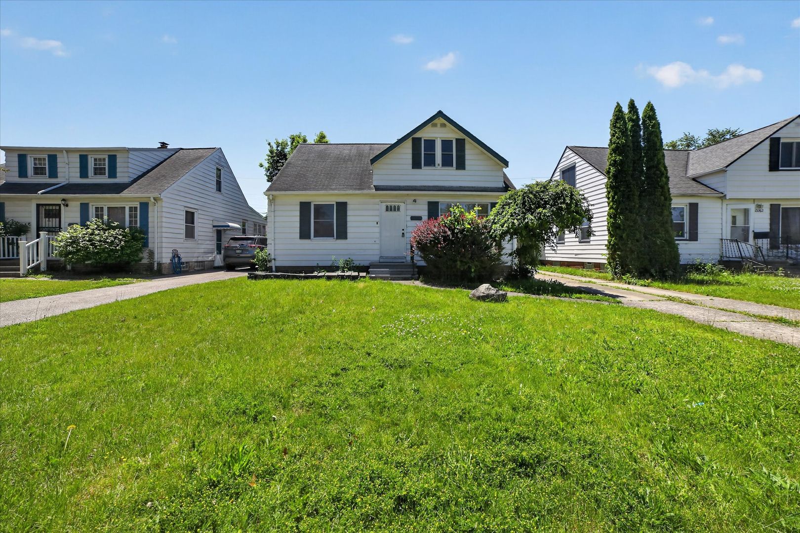 GARFIELD HEIGHTS House: 13776 SHADY OAK BLVD