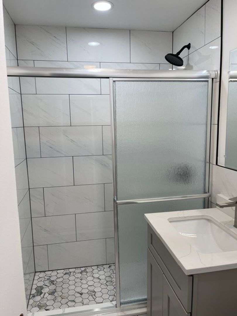 Skokie Apartment: 8638-42 Niles Center Road