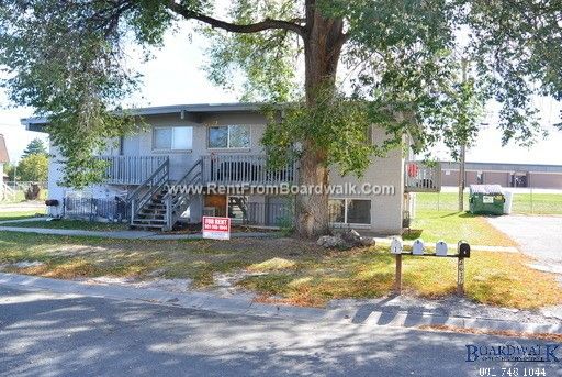 Cozy West Valley 4 Plex Apartament Living – photo 1