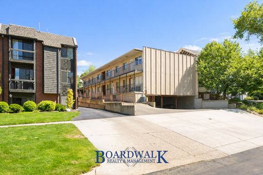 Amazing 2 bed Apartment Available! – photo 1
