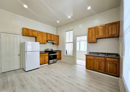 1ST TWO WEEKS FREE! Remodeled 3-bd/1.5-ba Flat in the Inner Mission District – photo 1