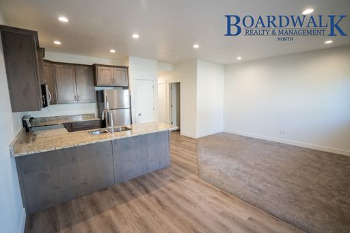 Great 3 Bedroom Townhome with Garage
