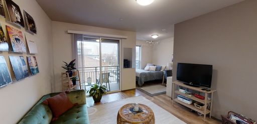 Listing photo thumbnail