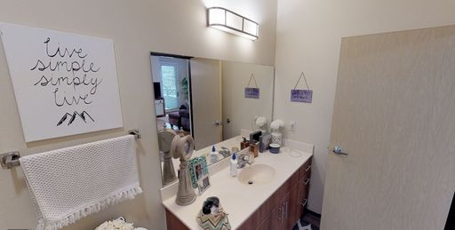 Listing photo thumbnail