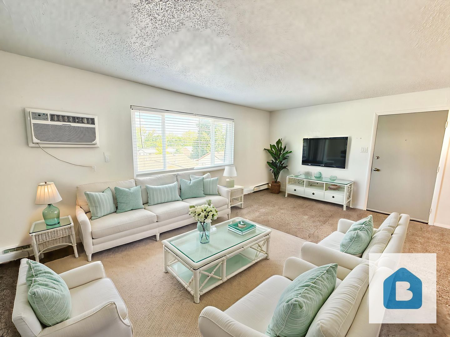 Pueblo Apartment: 2018 Vinewood Lane