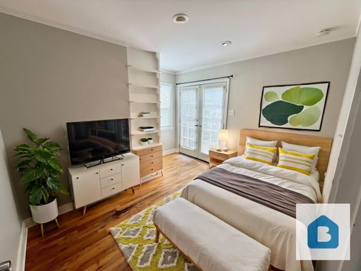 Listing photo thumbnail
