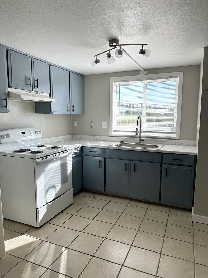 Colorado Springs Apartment: 4212-4226 Loomis Avenue