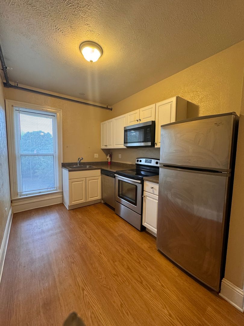 Colorado Springs Apartment: 506 North Cascade Avenue