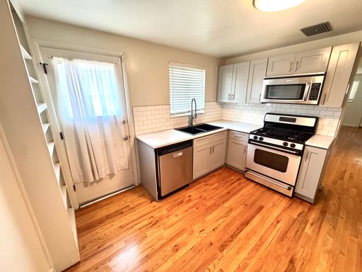 Listing photo thumbnail