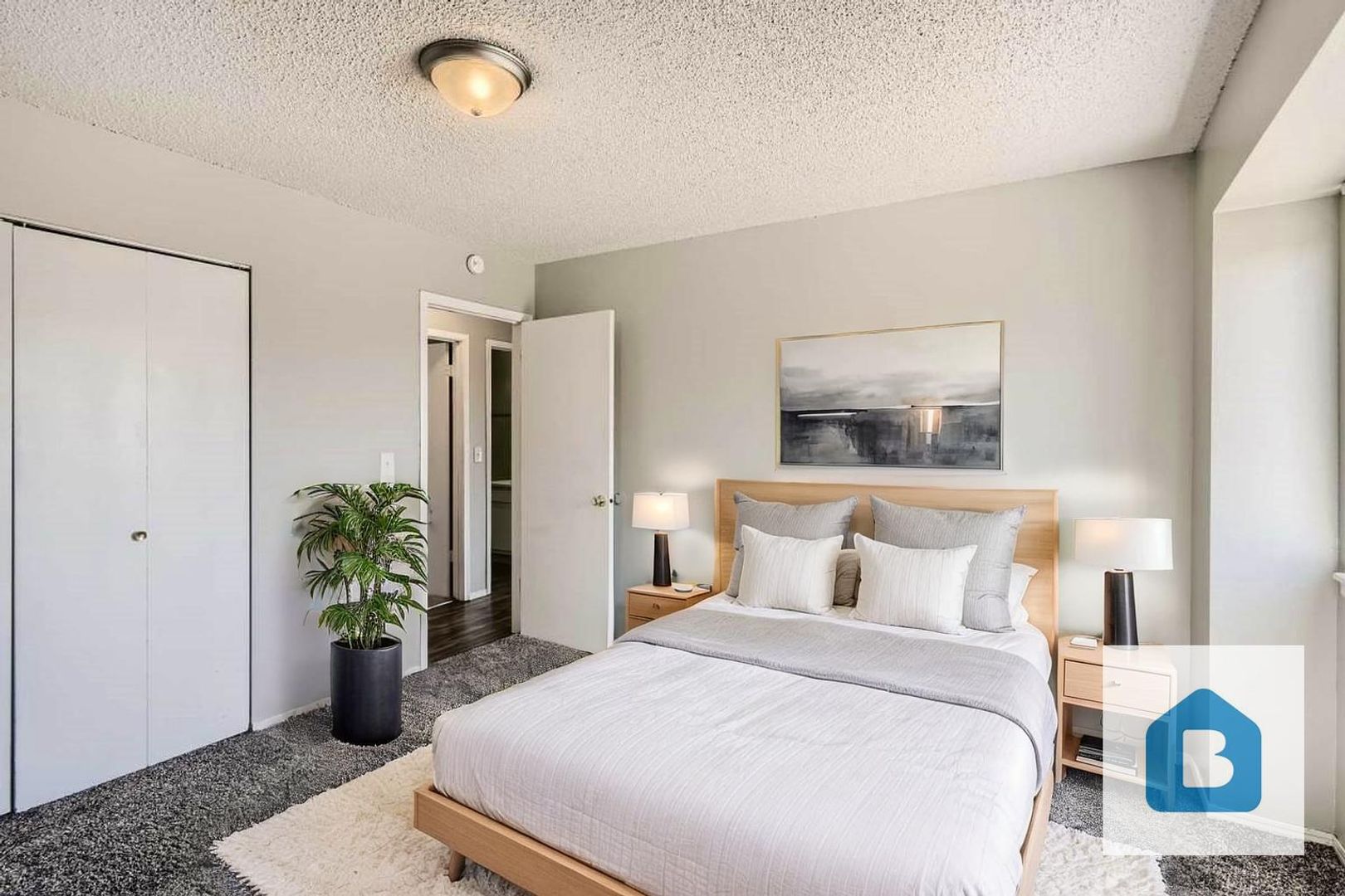 Fountain Apartment: 506 Comanche Village Dr