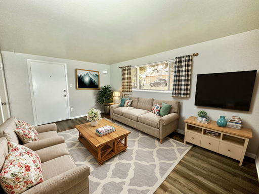 Renovated First Floor Two Bedroom Apartment. Great Location: NW Colorado Springs! – photo 1