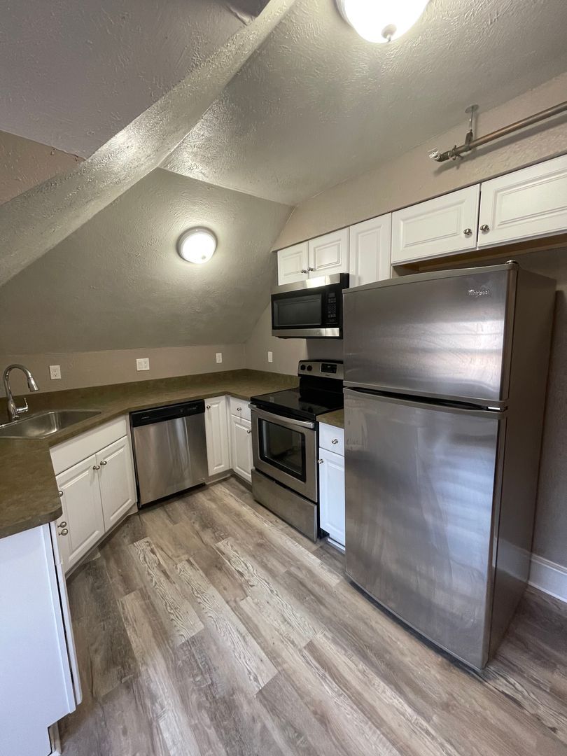 Colorado Springs Apartment: 506 North Cascade Avenue
