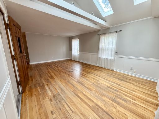 Listing photo thumbnail