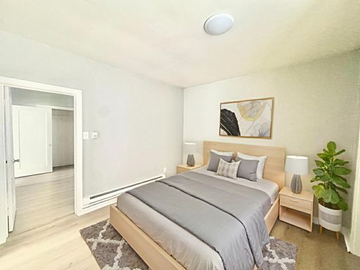 Listing photo thumbnail