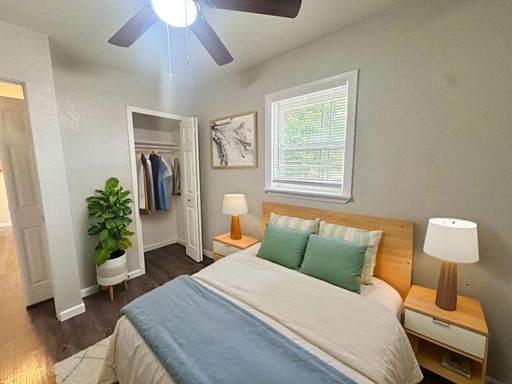 Listing photo thumbnail