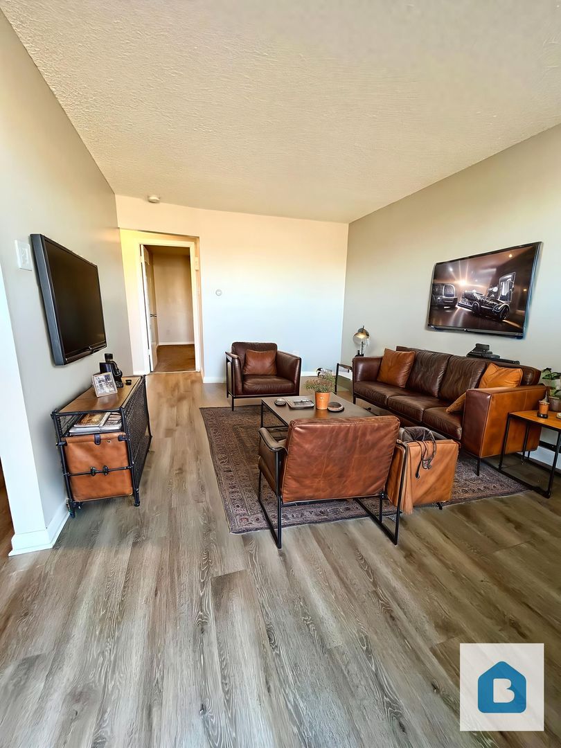 Pueblo Apartment: 19 Amherst Ave.