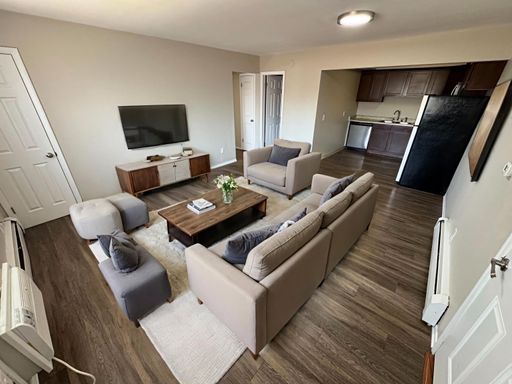 Bright & Spacious 2-Bedroom Near Sloans Lake! 2 WEEKS RENT FREE! – photo 1