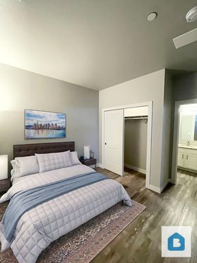 Listing photo thumbnail