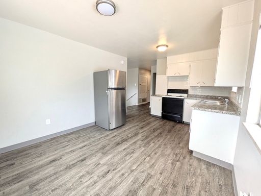 Listing photo thumbnail