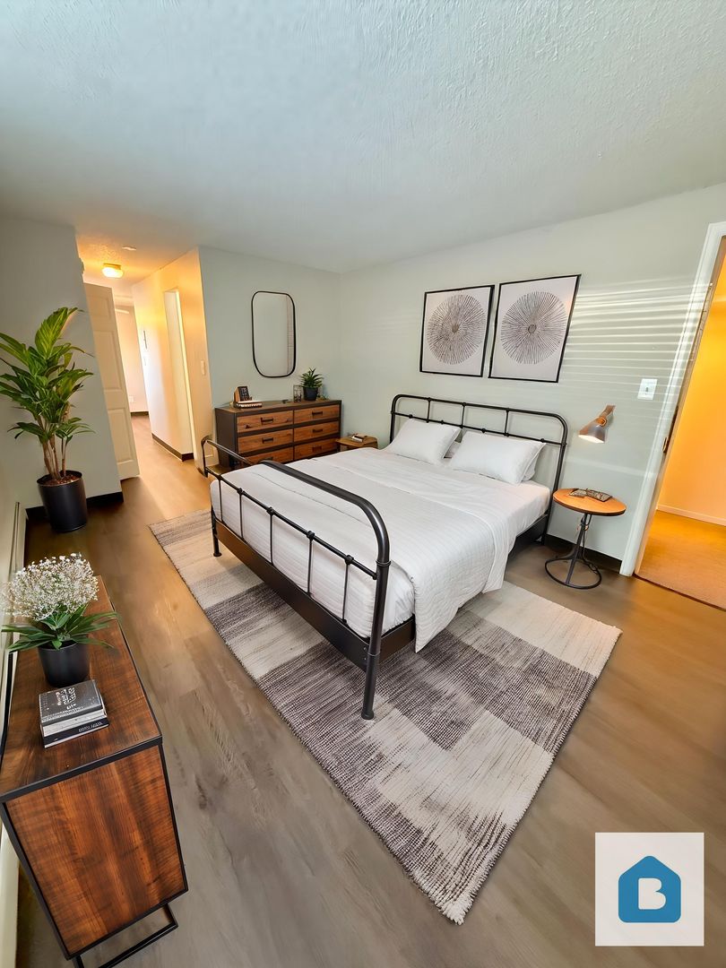 Lakewood Apartment: 10747 W 6th Pl.