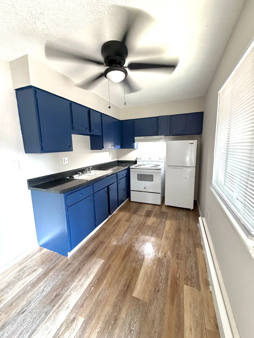 Colorado Springs Apartment: 1935 Carmel Dr.