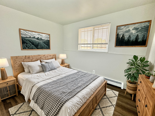Listing photo thumbnail