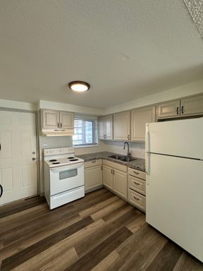 Listing photo thumbnail