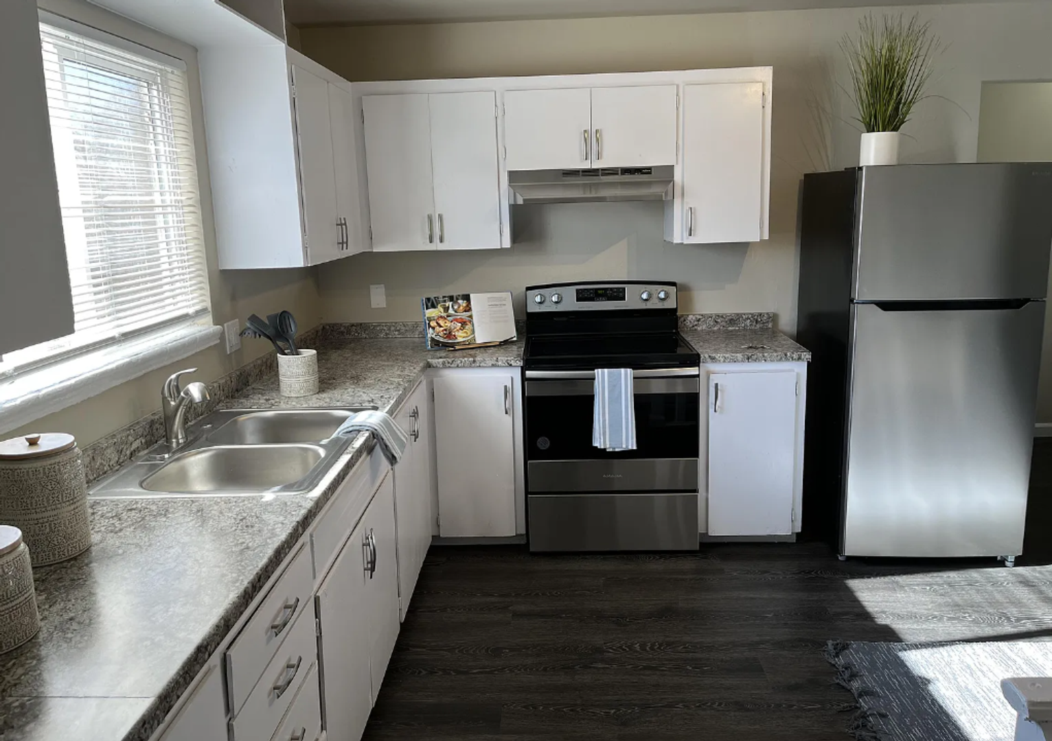 Pueblo Apartment: 1402-1404 East 14th St.