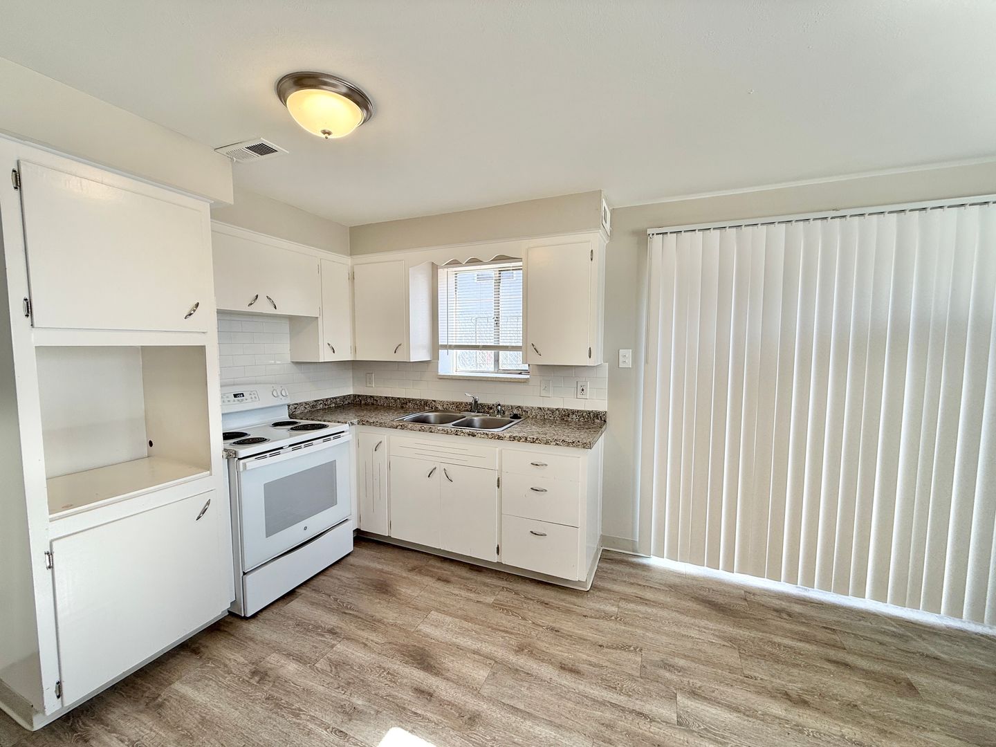 Pueblo Apartment: 1113 W Arroyo Ave