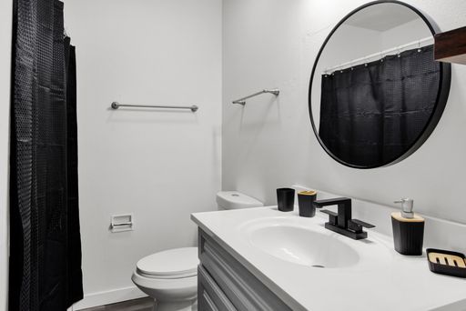 Listing photo thumbnail