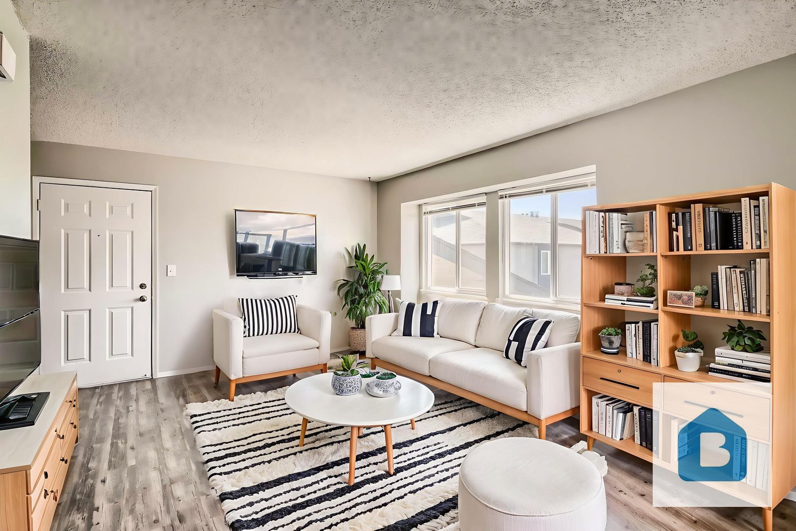 Fountain Apartment: 506 Comanche Village Dr