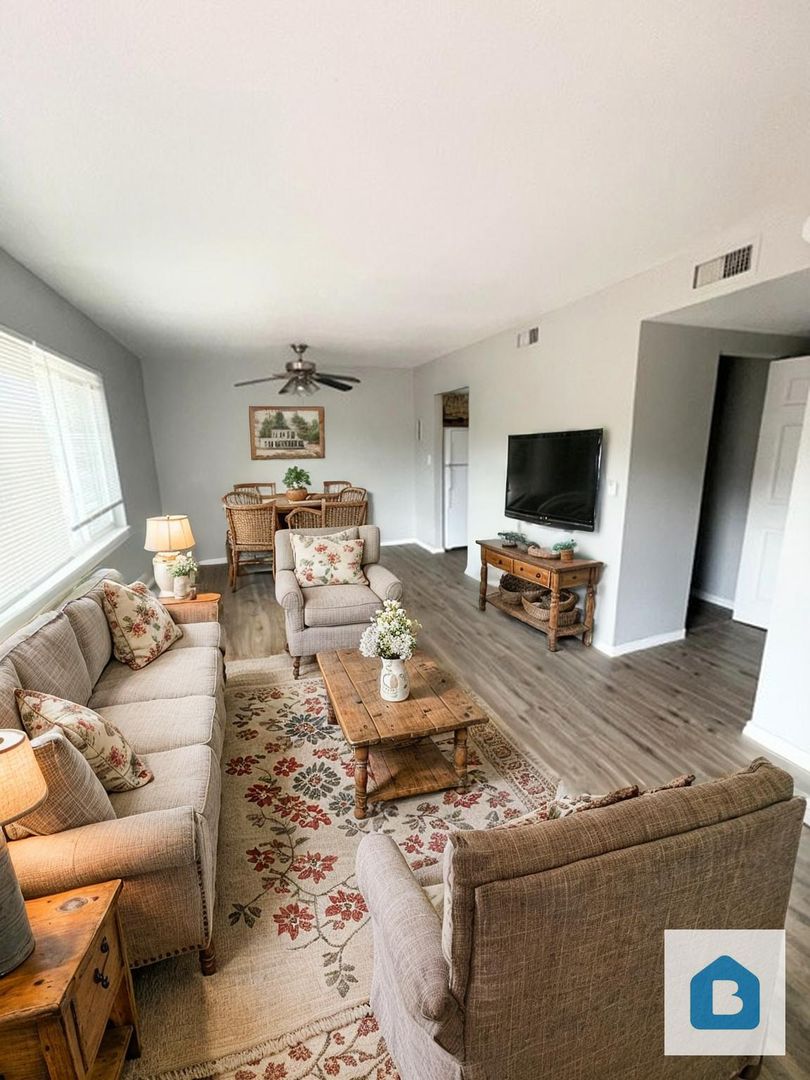 Manitou Springs Apartment: 421 - 425 E Fountain Place