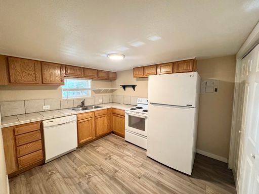 Listing photo thumbnail