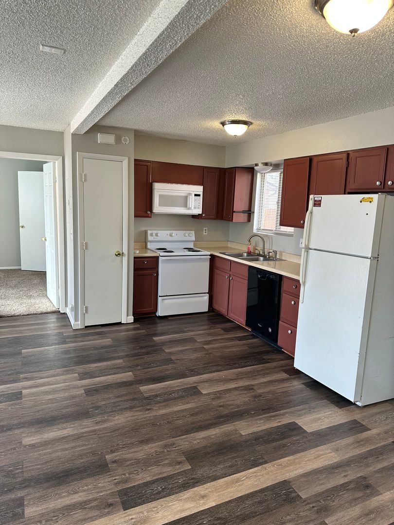 Colorado Springs Apartment: 2609 E Dale St.