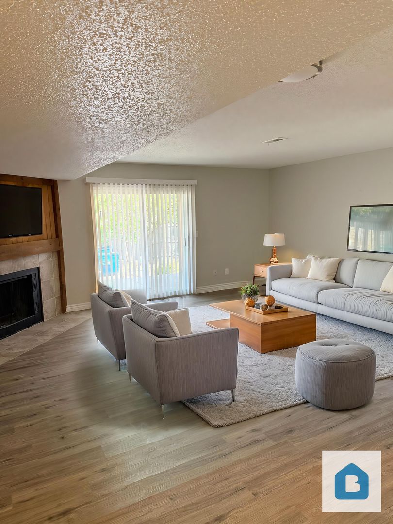 Colorado Springs Apartment: 4015 Stonedike Dr