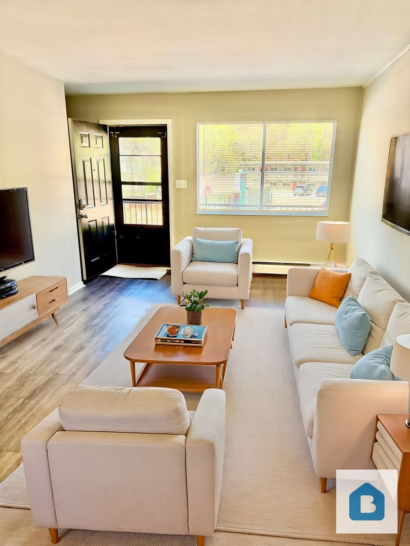 Manitou Springs Apartment: 1217 Manitou Avenue