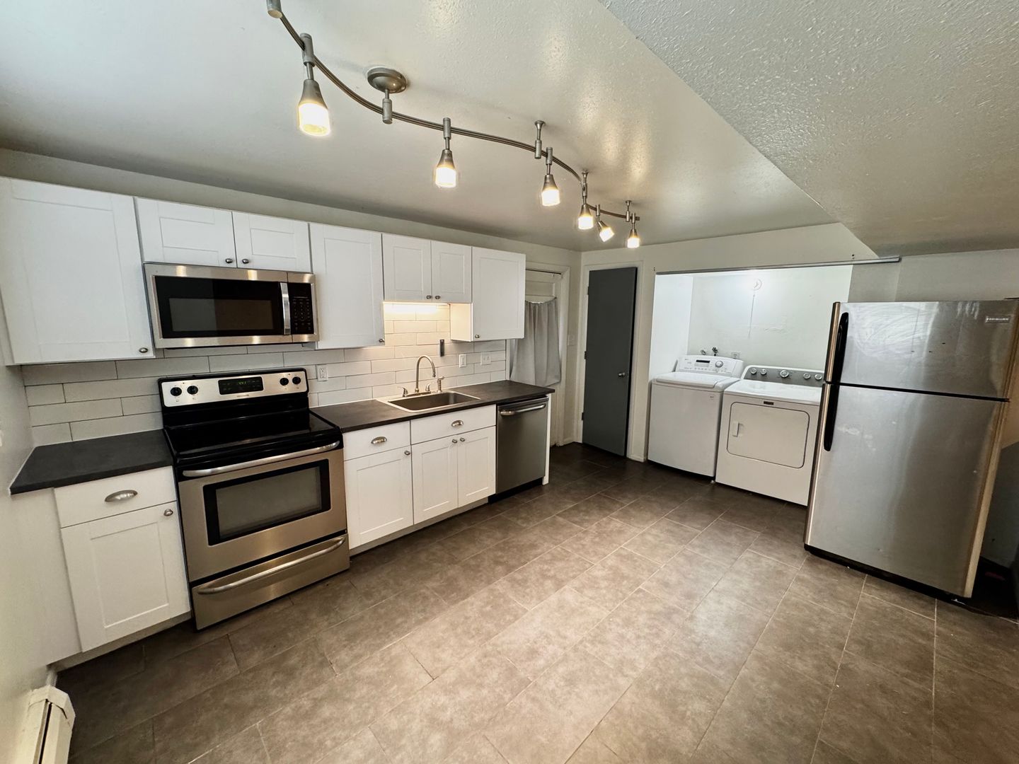 Golden Apartment: 14460 - 14470 1/2 W 8th Ave.