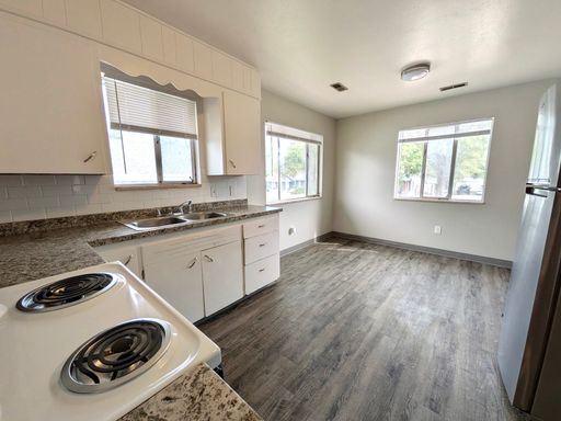 Listing photo thumbnail