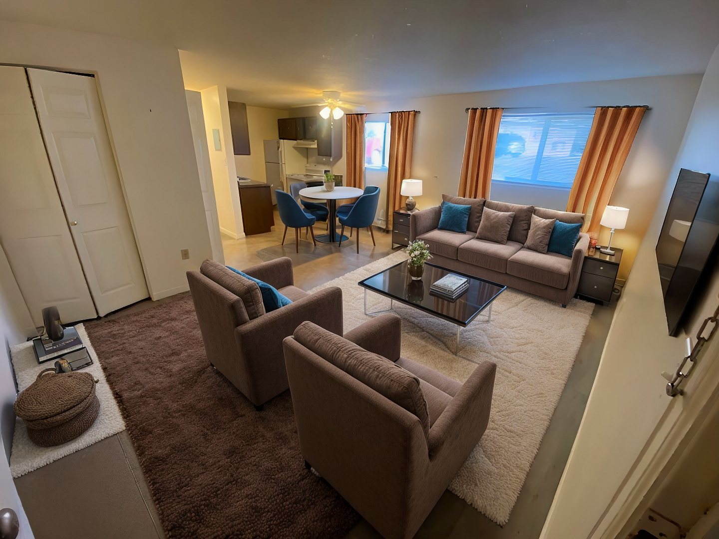 Lakewood Apartment: 10747 W 6th Pl.