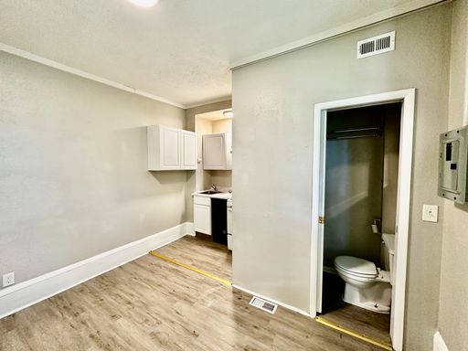 Listing photo thumbnail