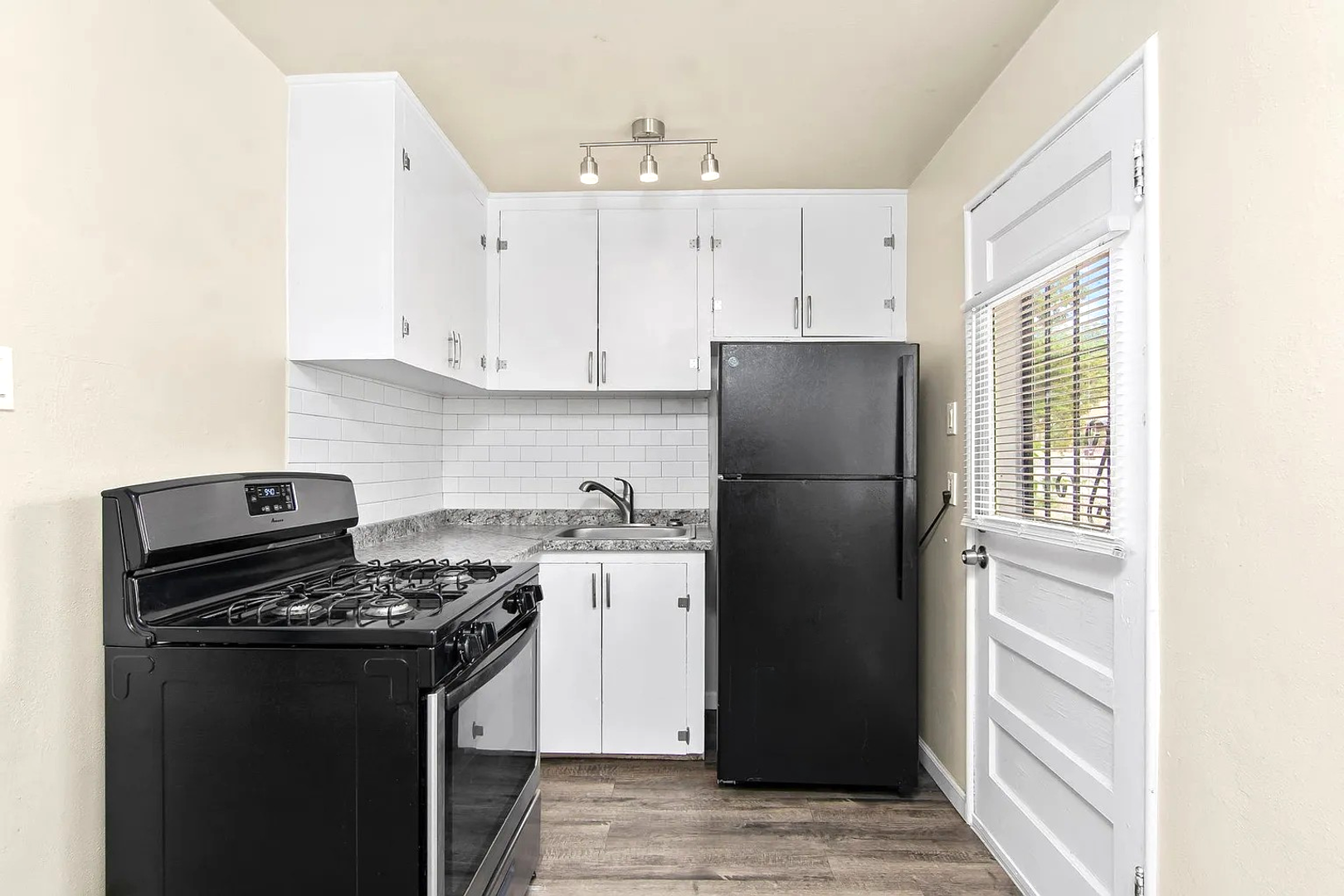 Pueblo Apartment: 125 W Grant Ave.