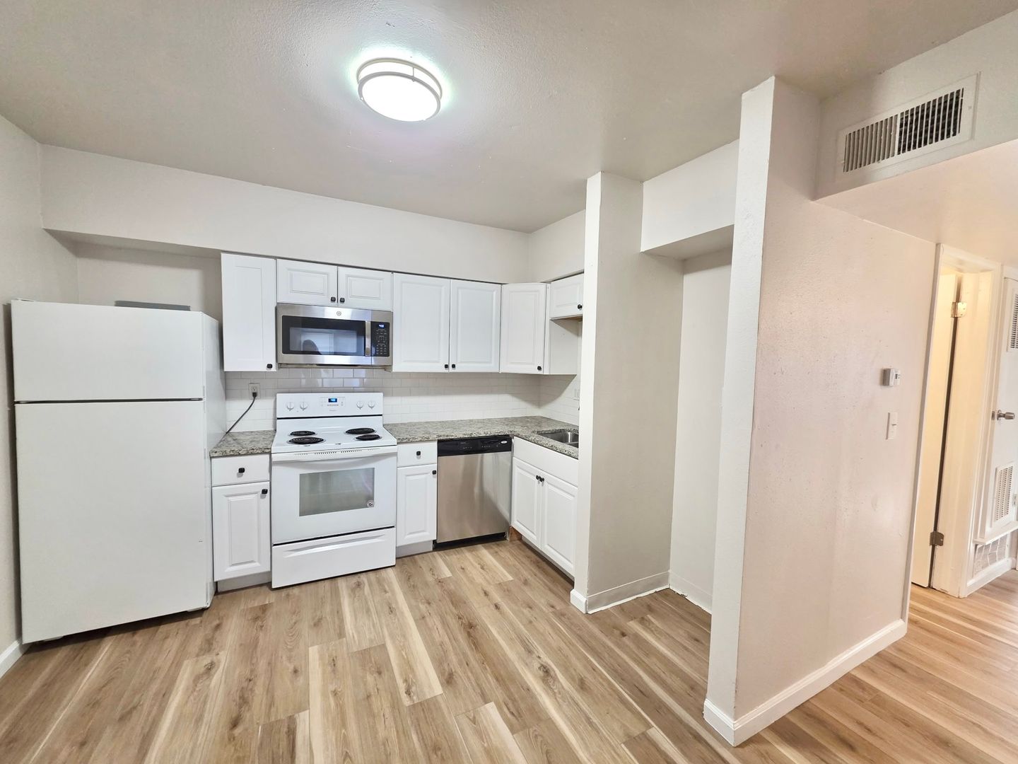 Colorado Springs Apartment: 25 University Dr.