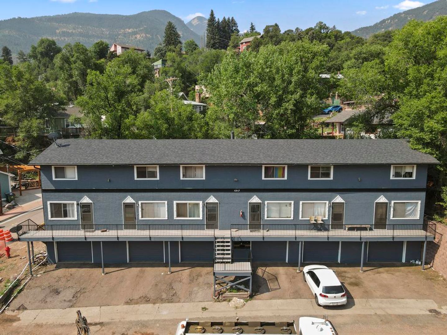 Manitou Springs Apartment: 1217 Manitou Avenue